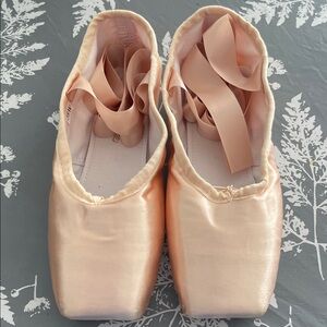 NEW Daysance Ballet Pointe Shoes for Beginners Light Pink size 6